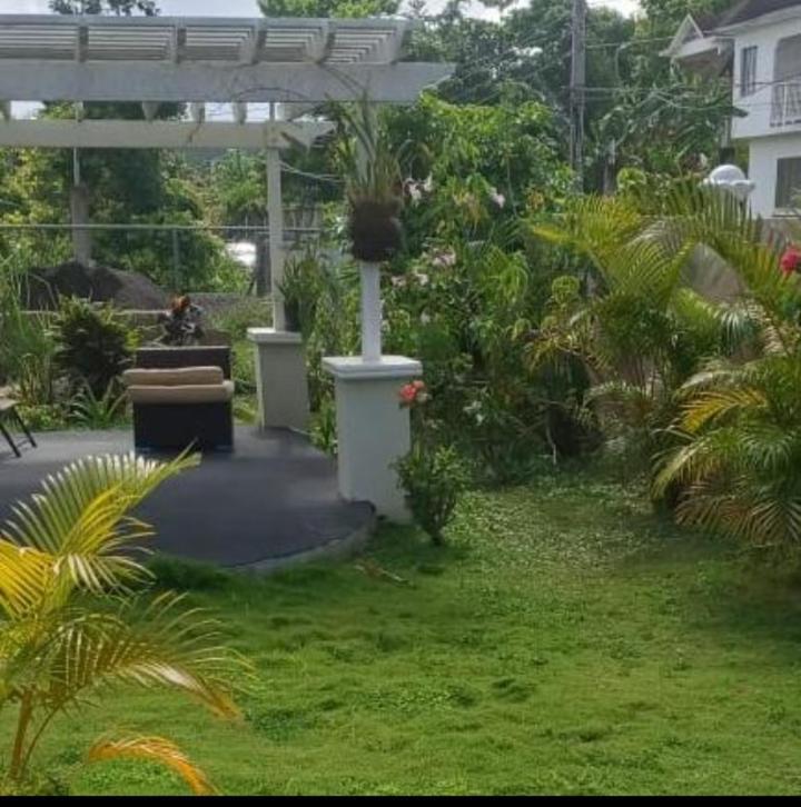 Grace Garden Guesthouse Ocho Rios Buitenkant foto